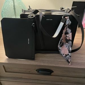 AUTHENTIC ANN KLEIN MEDIUM SIZED PURSE